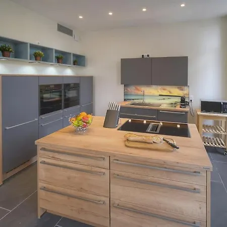 Beletage - 5bdr - 4 Bath - Center - Garage And Ac Апартаменты *
