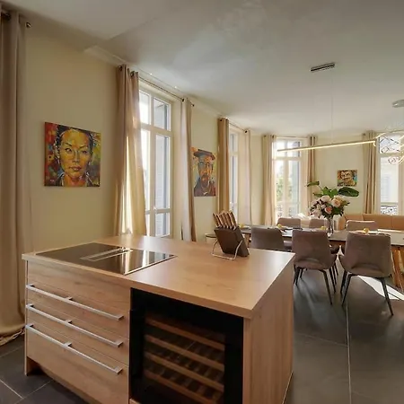 Beletage - 5bdr - 4 Bath - Center - Garage And Ac Апартаменты