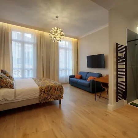 Beletage - 5bdr - 4 Bath - Center - Garage And Ac *