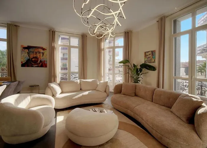 Beletage - 5bdr - 4 Bath - Center - Garage And Ac