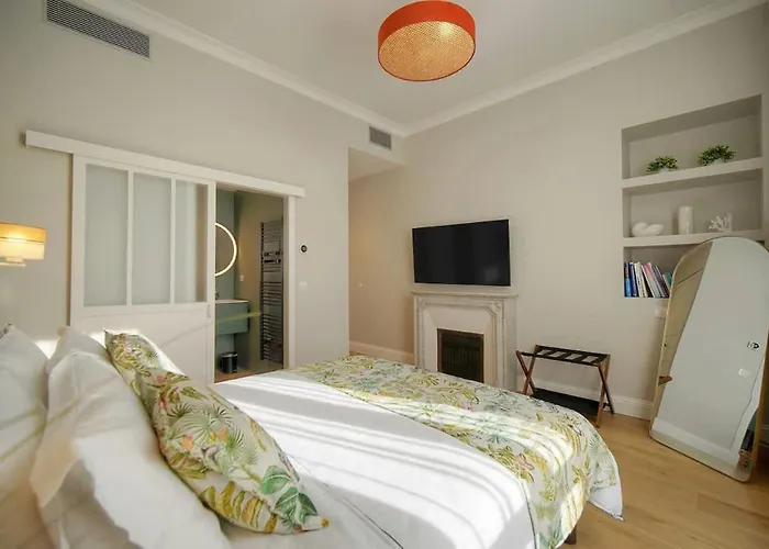 Beletage - 5bdr - 4 Bath - Center - Garage And Ac * Cannes