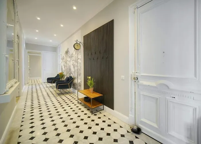 Beletage - 5bdr - 4 Bath - Center - Garage And Ac Cannes