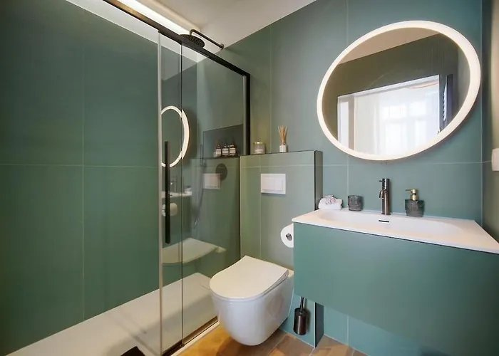 Beletage - 5bdr - 4 Bath - Center - Garage And Ac Apartamento *