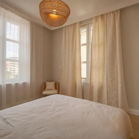 Beletage - 5bdr - 4 Bath - Center - Garage And Ac Apartman *