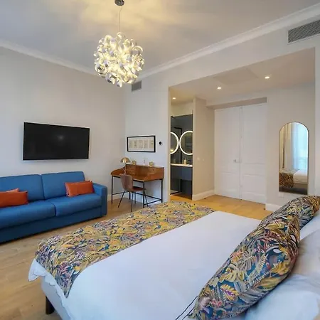 Beletage - 5bdr - 4 Bath - Center - Garage And Ac Apartman