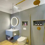 Apartment Beletage - 5bdr - 4 Bath - Center - Garage And Ac *